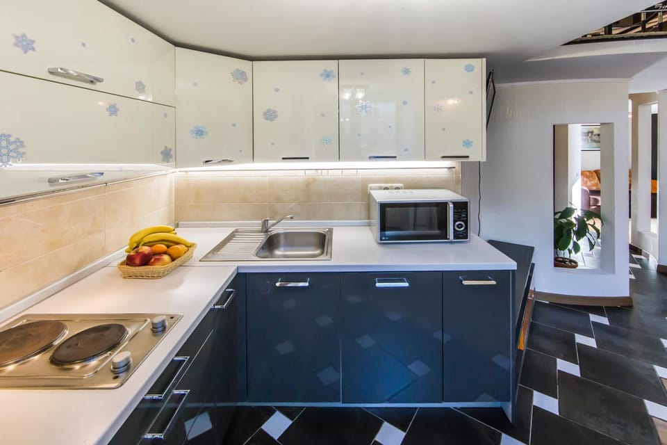 Kitchen or kitchenette