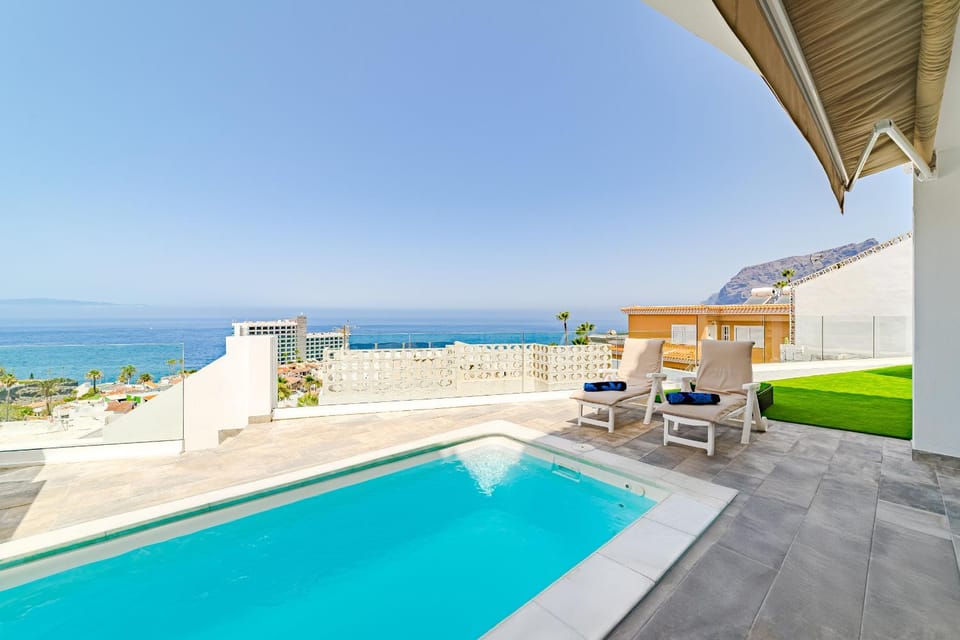 Fabuloso Bungalow con Vista Panorámica y Piscina Privada. House in Acantilados de Los Gigantes