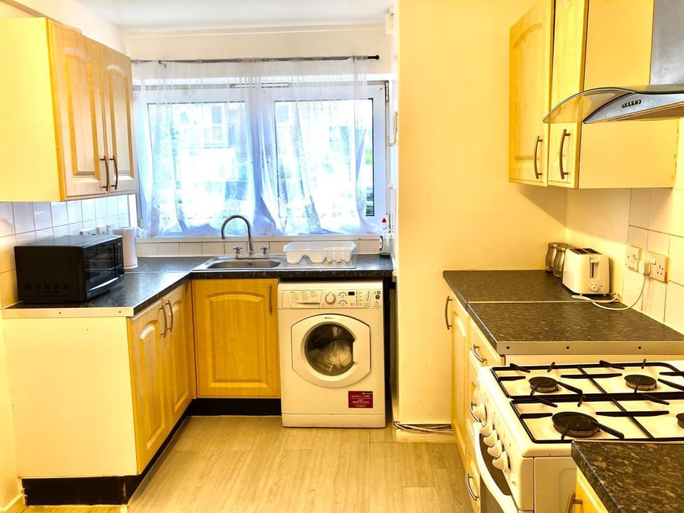 Kitchen or kitchenette, dishwasher, minibar, pet friendly, stove, toaster, washing machine, dryer