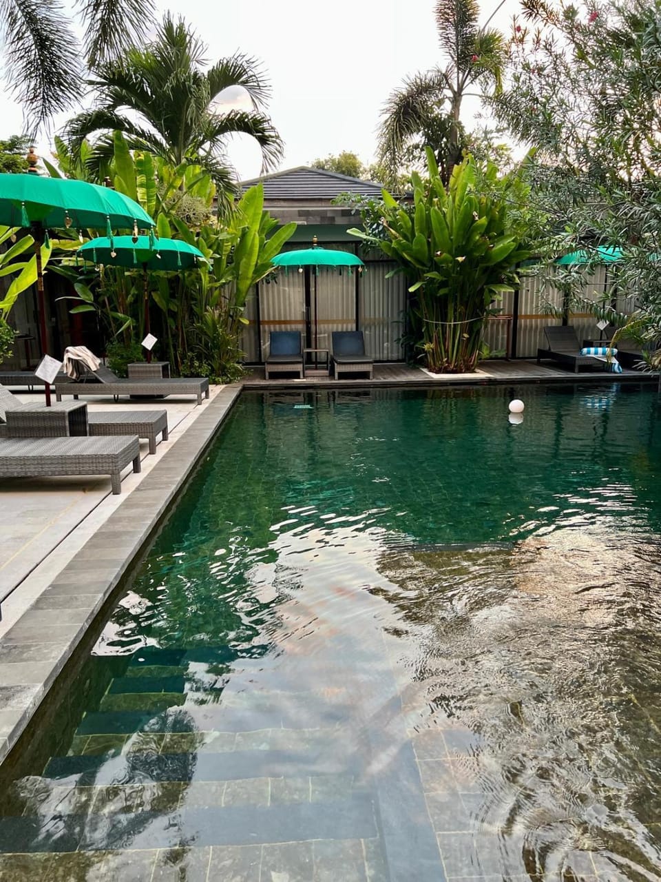 Le Chien Rouge Hotel in Buleleng
