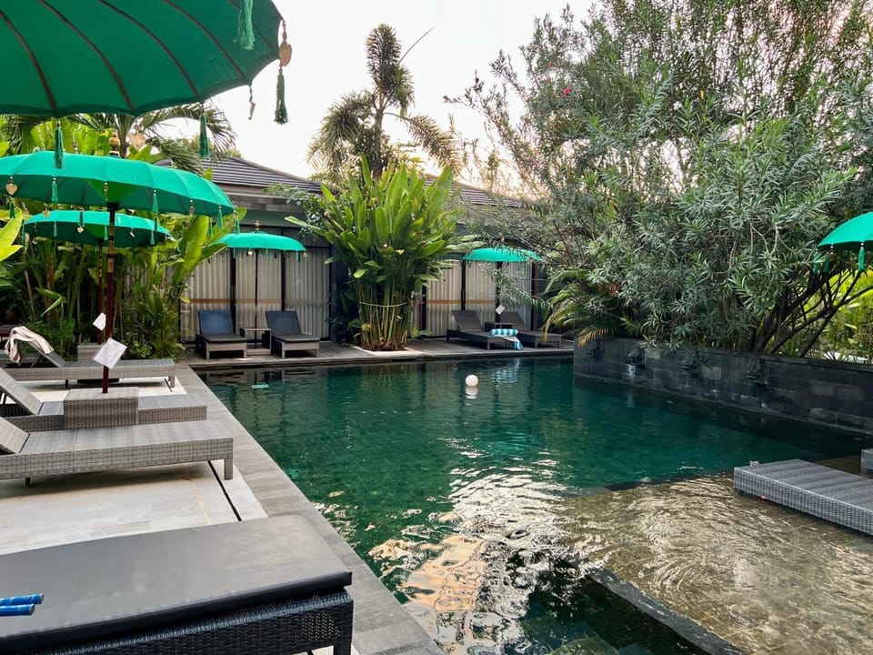 Le Chien Rouge Hotel in Buleleng