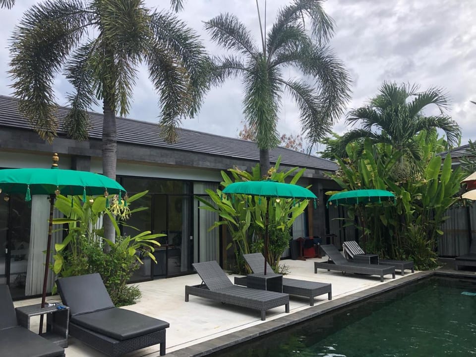 Le Chien Rouge Hotel in Buleleng