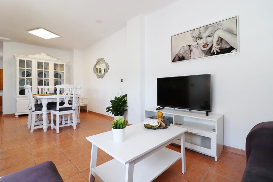 Communal lounge/ TV room, Living room