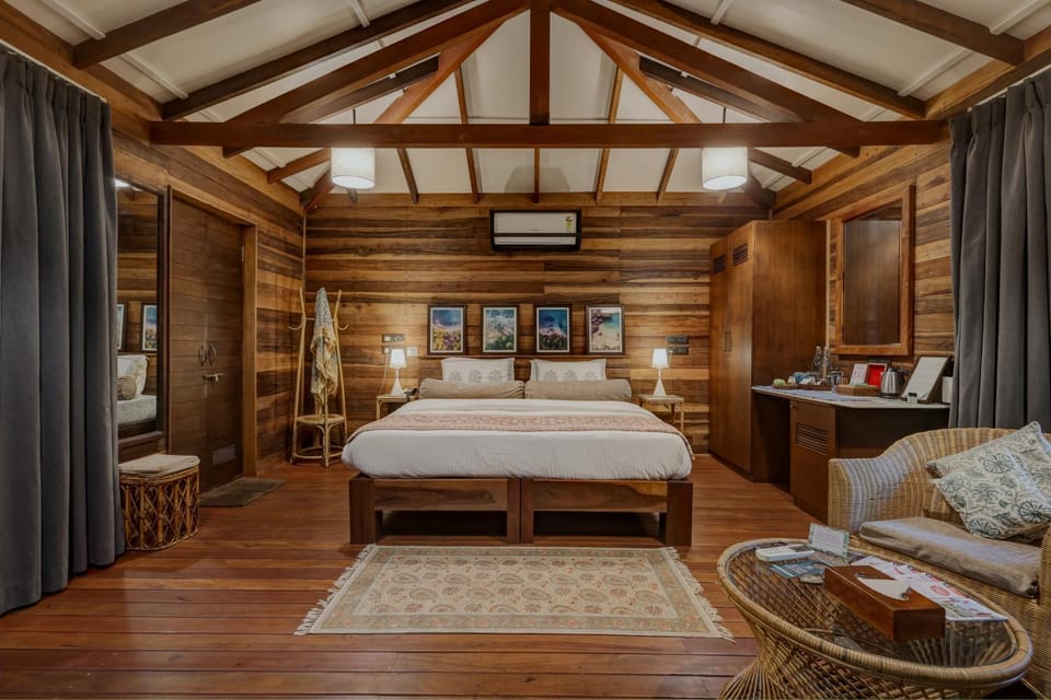 Bed, Living room, Bedroom