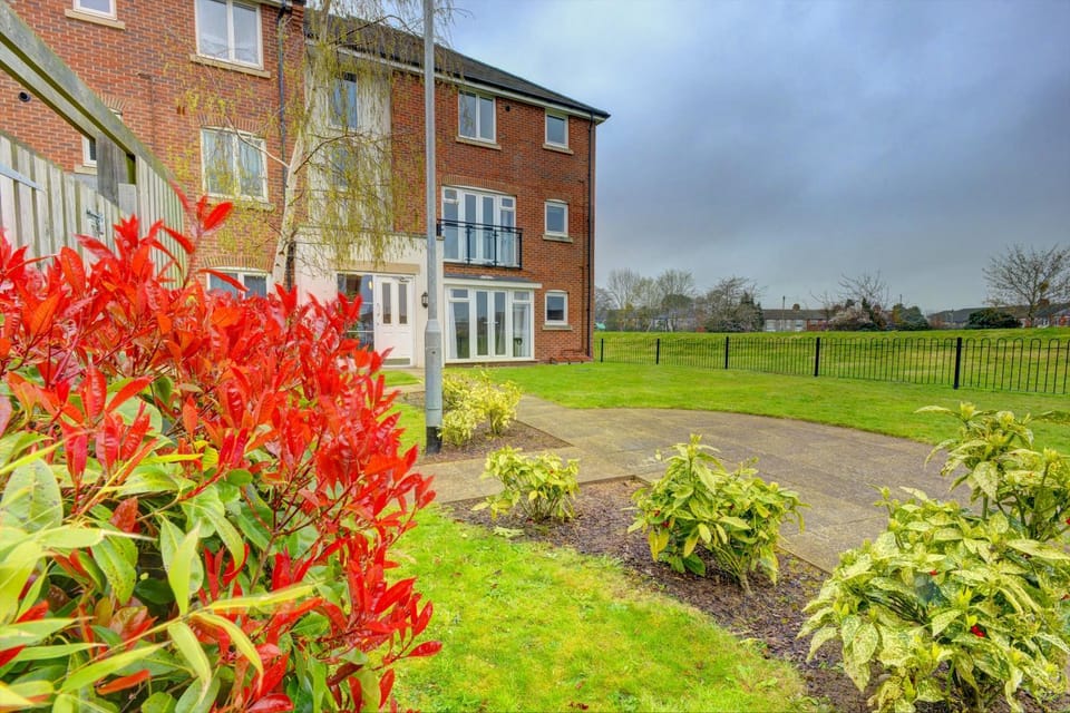 Property building, Neighbourhood