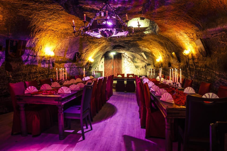 Restaurant/places to eat, Banquet/Function facilities