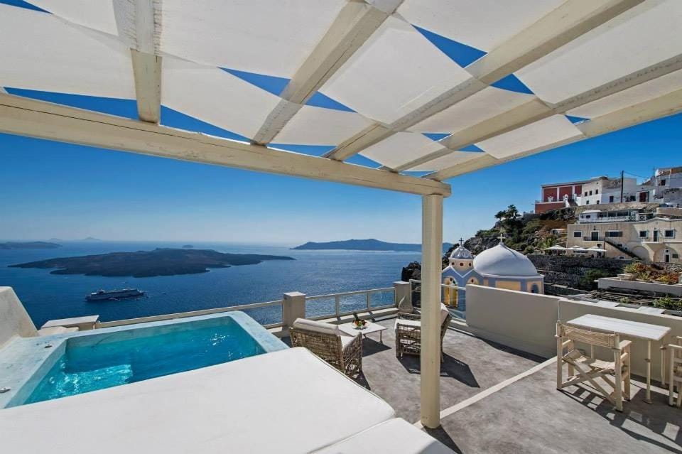 Caldera Cliff Illusion Apartment hotel in Thera