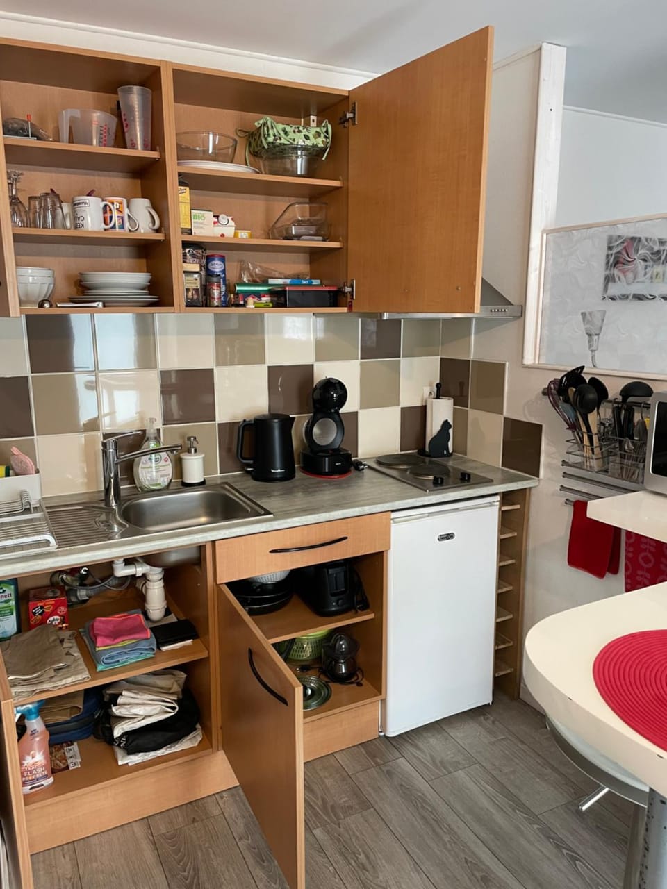 Kitchen or kitchenette