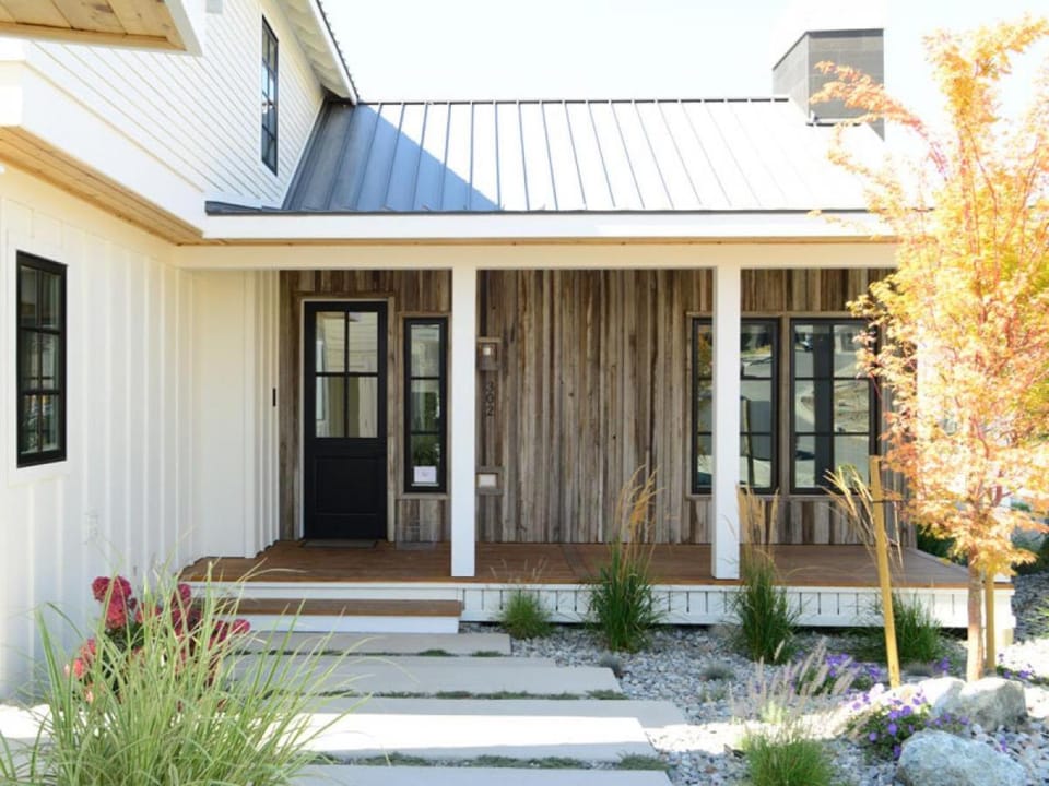 Arroyo with a Carriage House #60 House in Chelan (In Town)