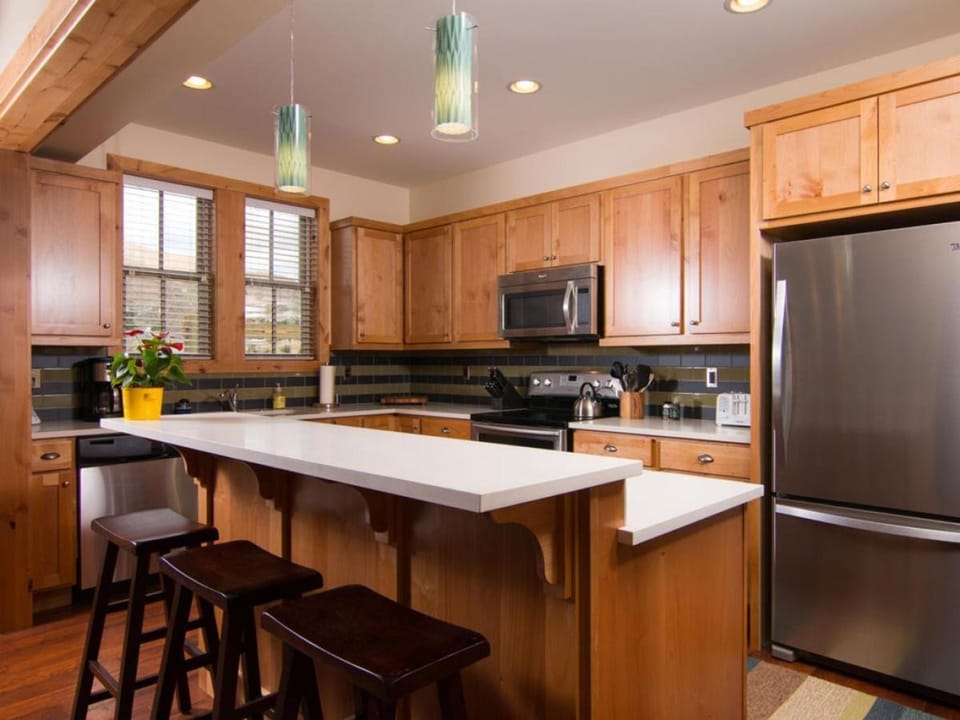 Chinook & Carriage House #2 House in Chelan (In Town)
