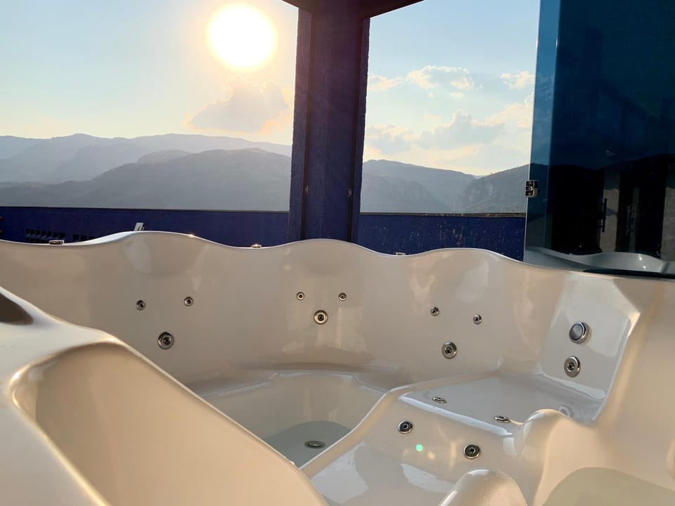 Hot Tub, Mountain view