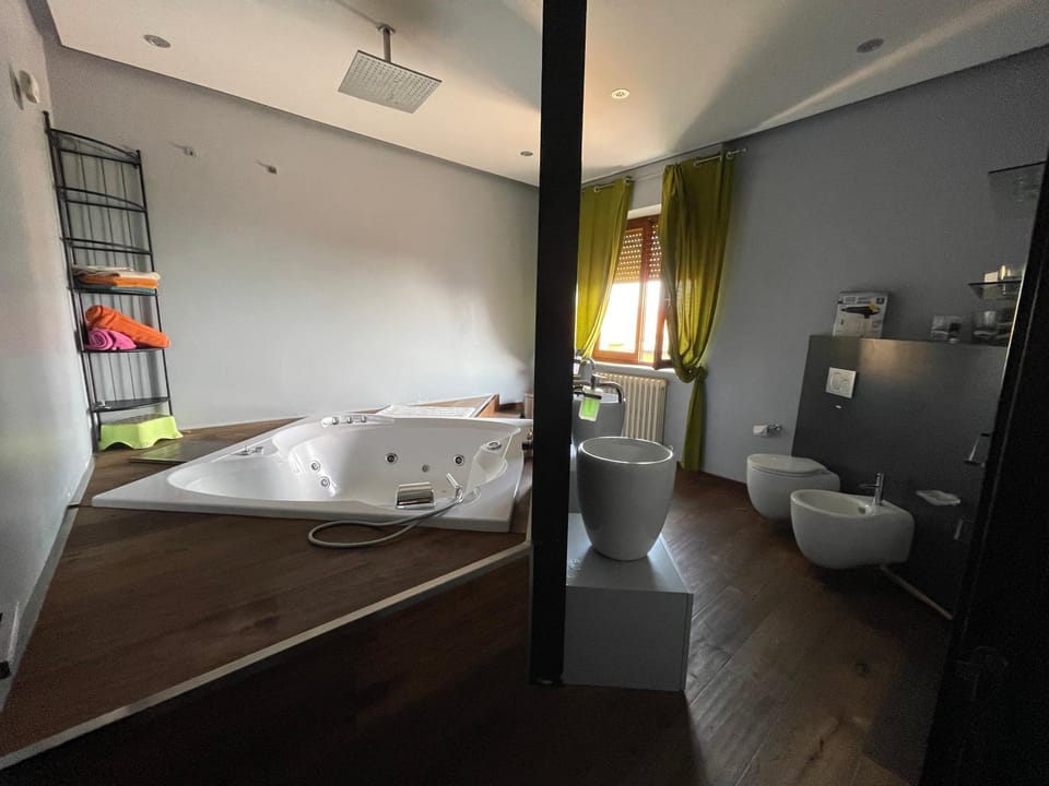 Toilet, Bathroom, Bath