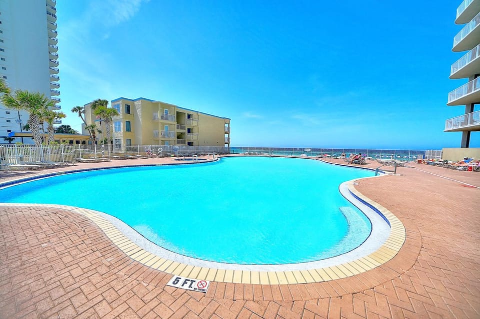 Amazing Sunset Oceanfront Condo Apartment in Panama City Beach