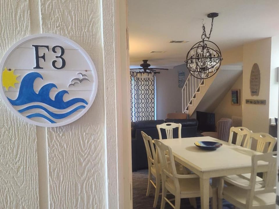 Beautiful 3 Bedroom BEACHFRONT Condo (F3) - Sleeps 10 House in West Beach