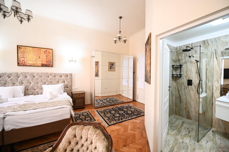Bed, Living room, Photo of the whole room, Bedroom