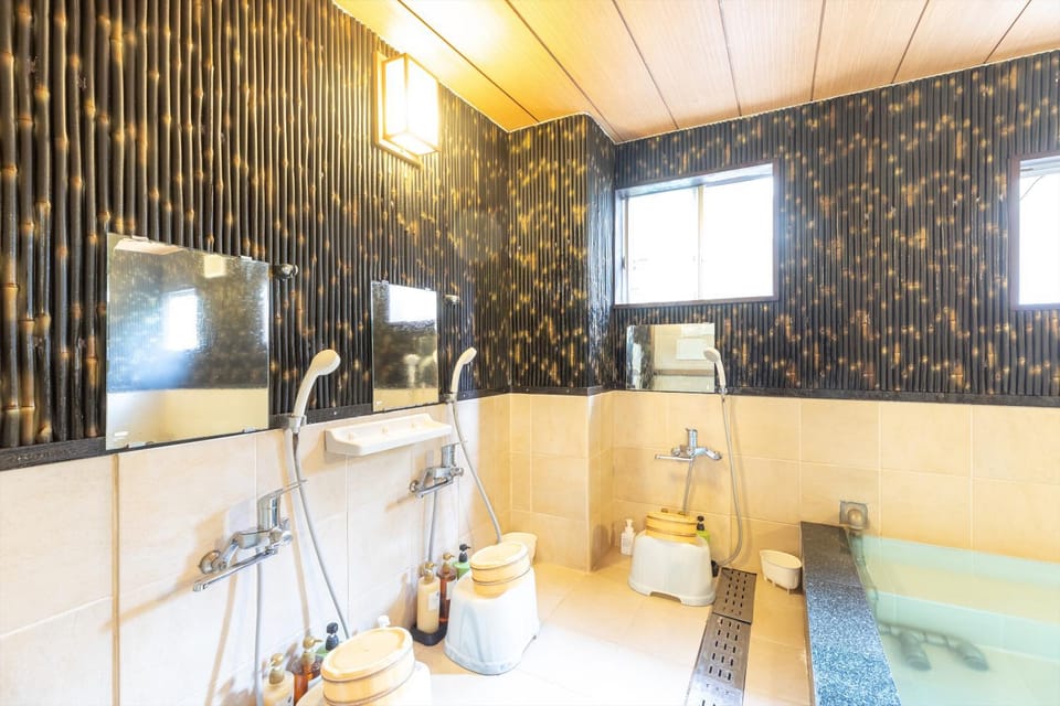 Public Bath, Internal: Not applicable to any particular room