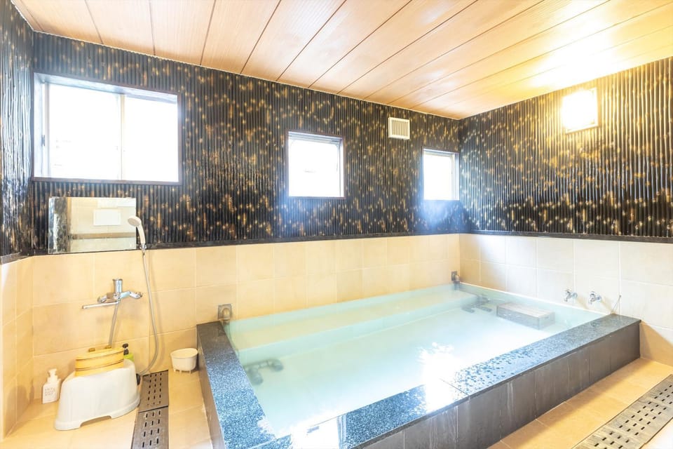 Public Bath, Internal: Not applicable to any particular room
