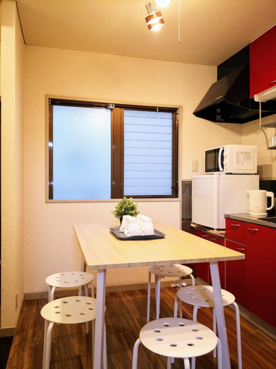Kitchen or kitchenette, Living room, minibar