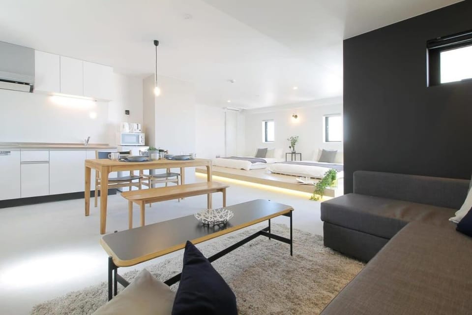 b hotel Heiwaodori 902 - Huge Apt in Famous Hiroshima dori for 6p Apartment in Hiroshima