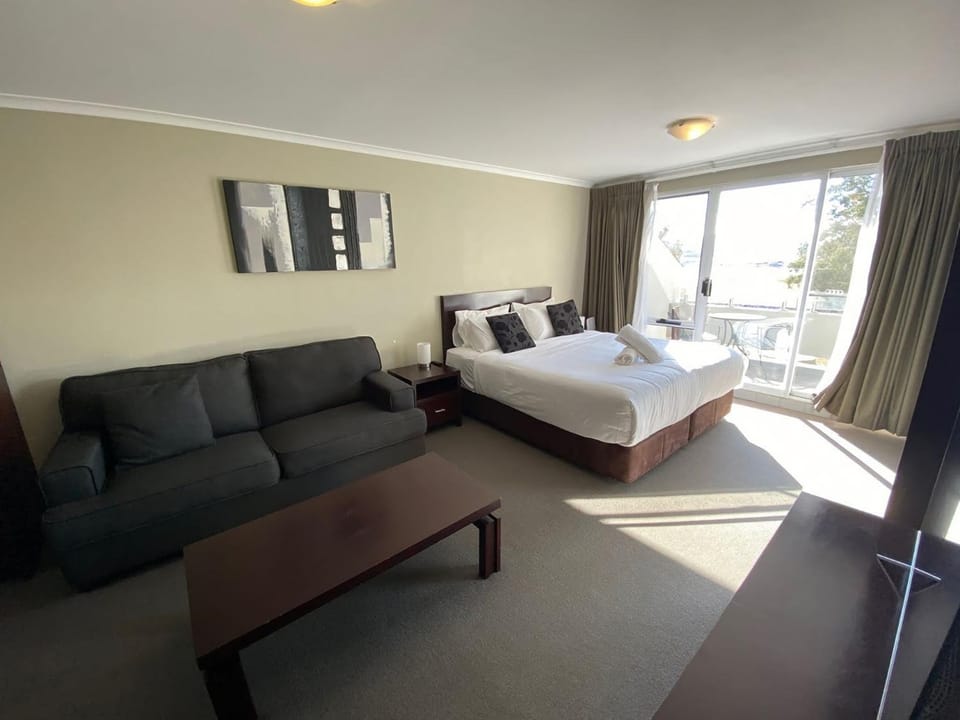 Bed, Balcony/Terrace, Seating area