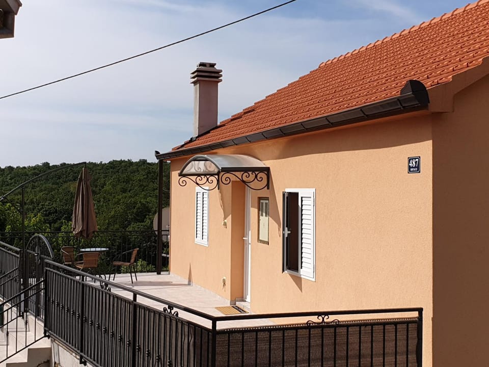 Property building, Balcony/Terrace