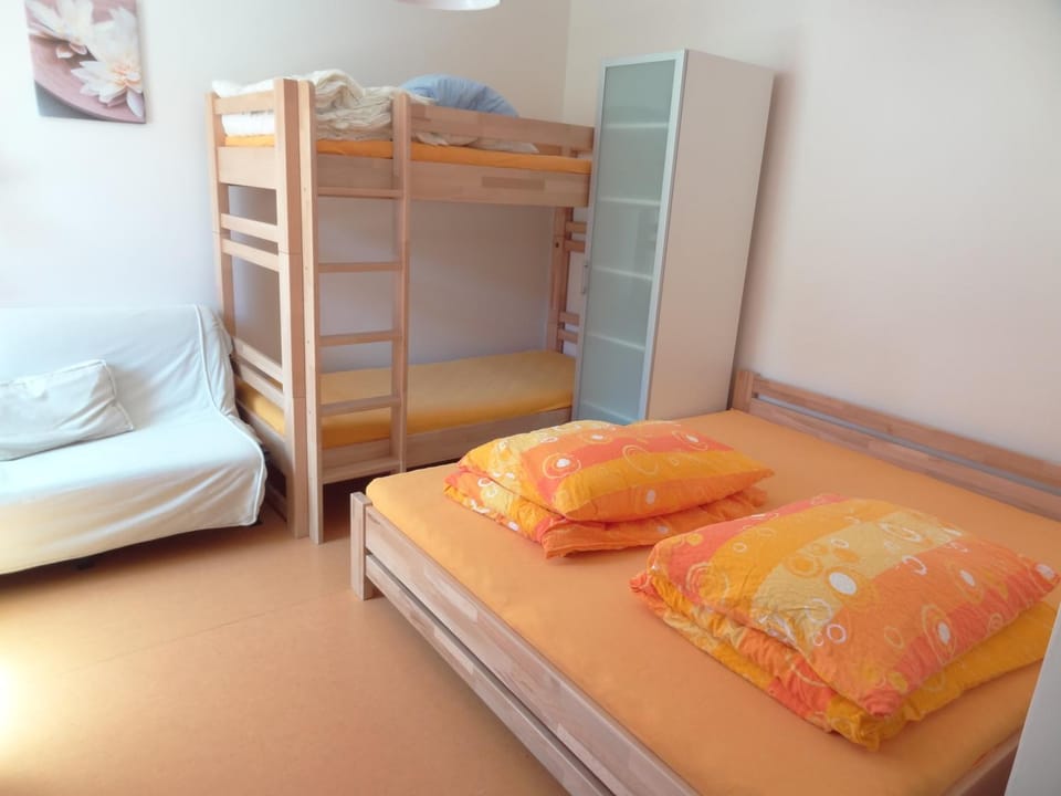 bunk bed