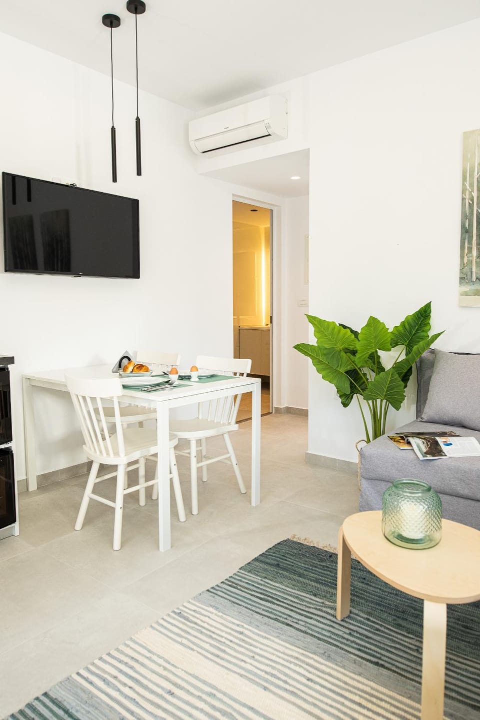 Living room, Dining area