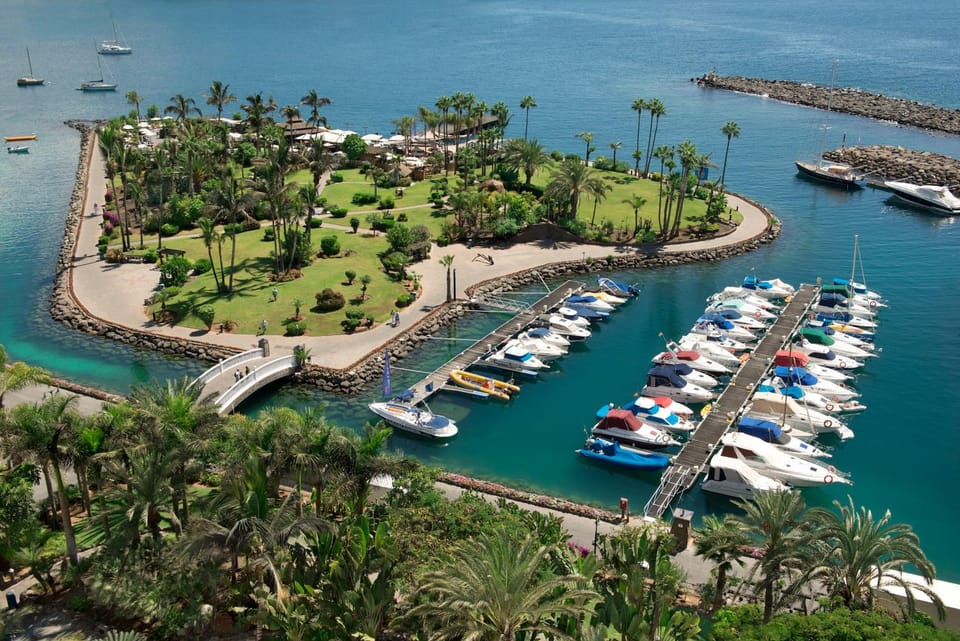 Sea view, Area and facilities