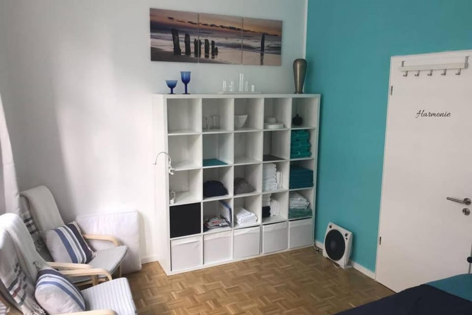 Central, Modern, mit großem Balkon Checkin123 Apartment in Wiesbaden