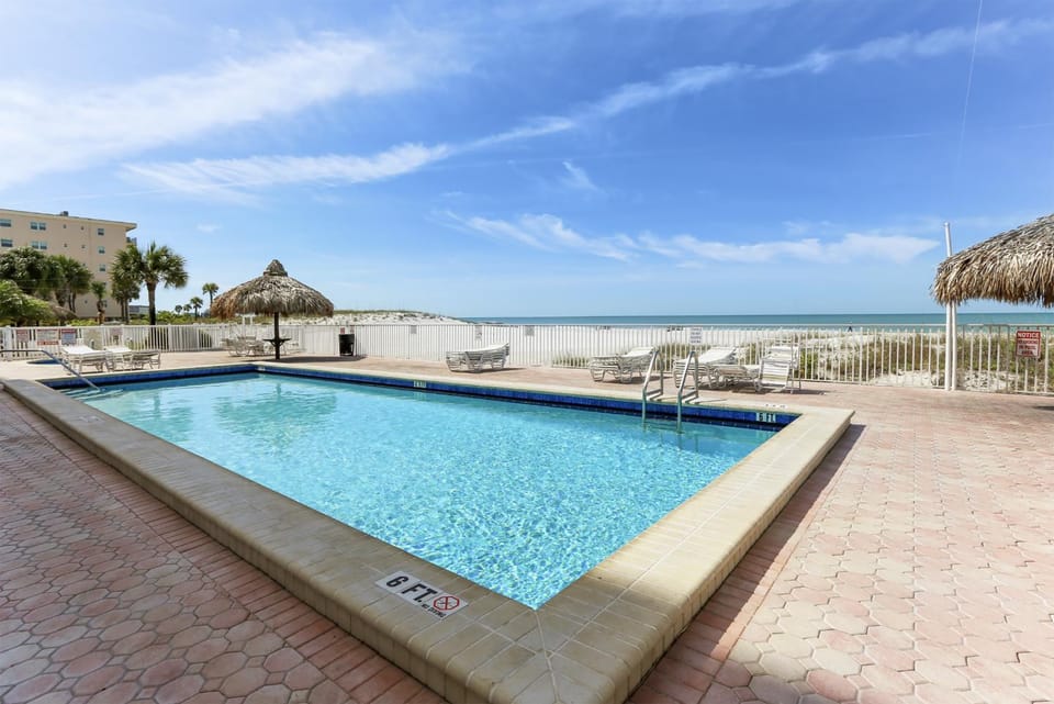 Sea Breeze 401 House in Madeira Beach