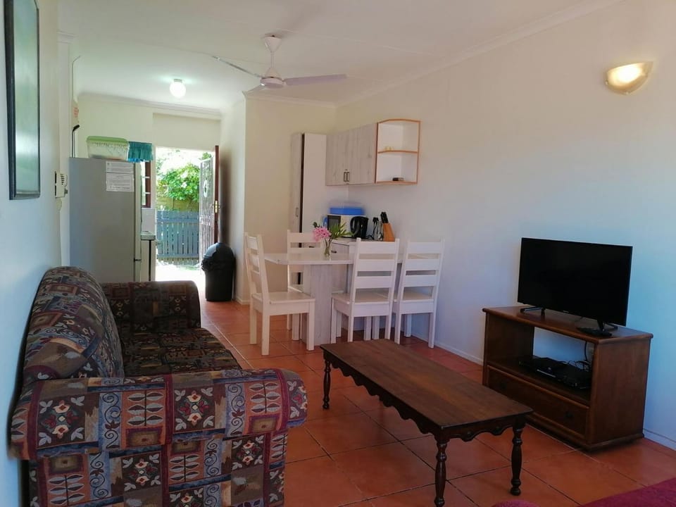 TV and multimedia, Living room, Dining area