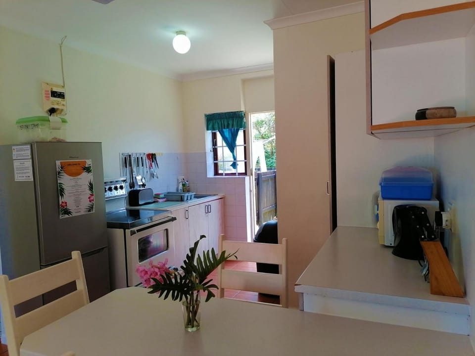 Kitchen or kitchenette, oven, stove