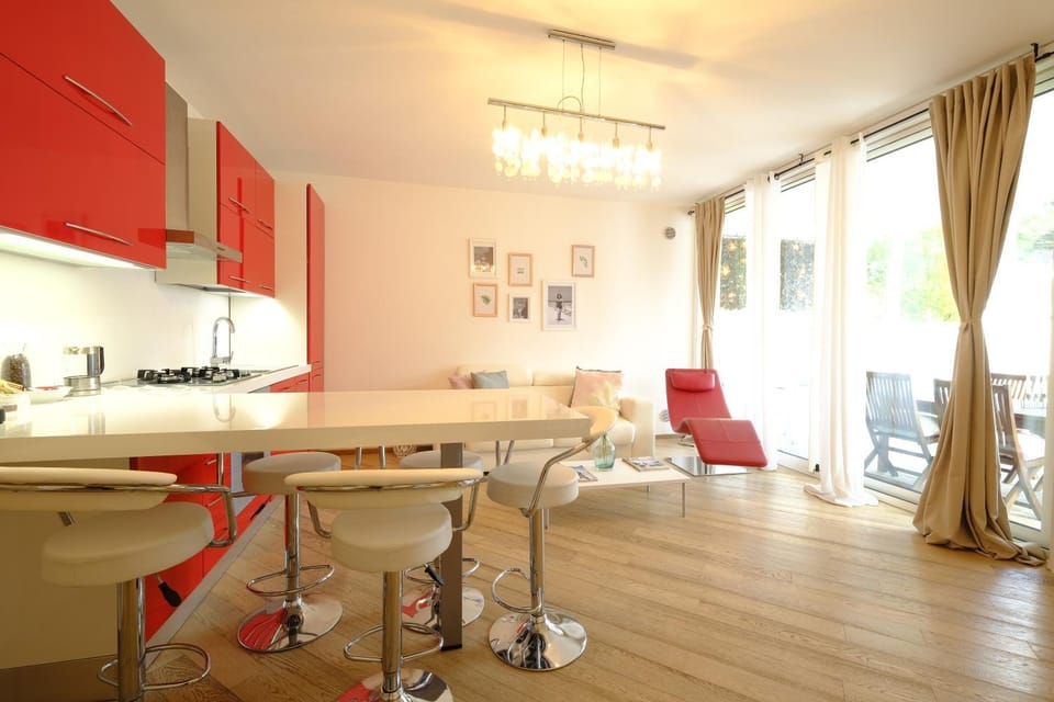 Kitchen or kitchenette, Living room
