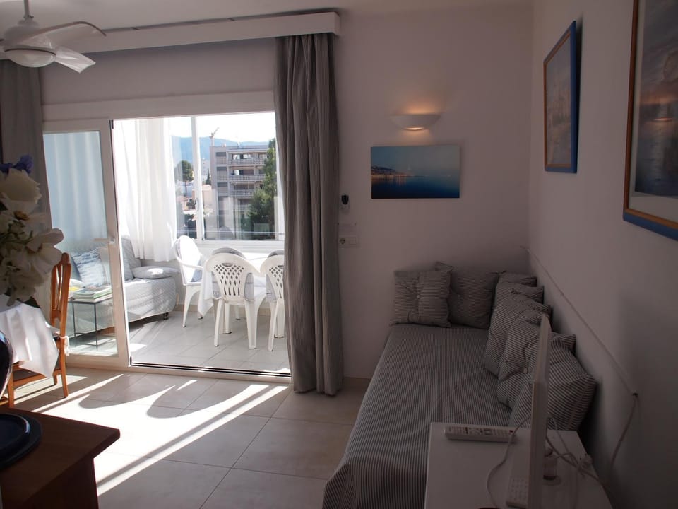 MIRAMAR 28A Apartment in Roses