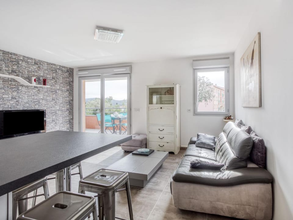 Apartment Le Jardin du Loderi-1 by Interhome Apartment in Bormes-les-Mimosas
