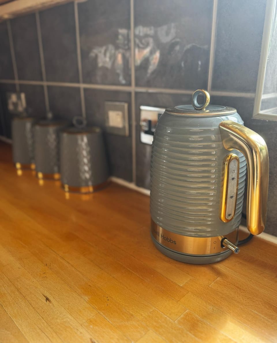 Coffee/tea facilities, Kitchen or kitchenette, kitchen