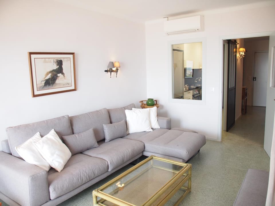 LA PLAGE 4B Apartment in Roses