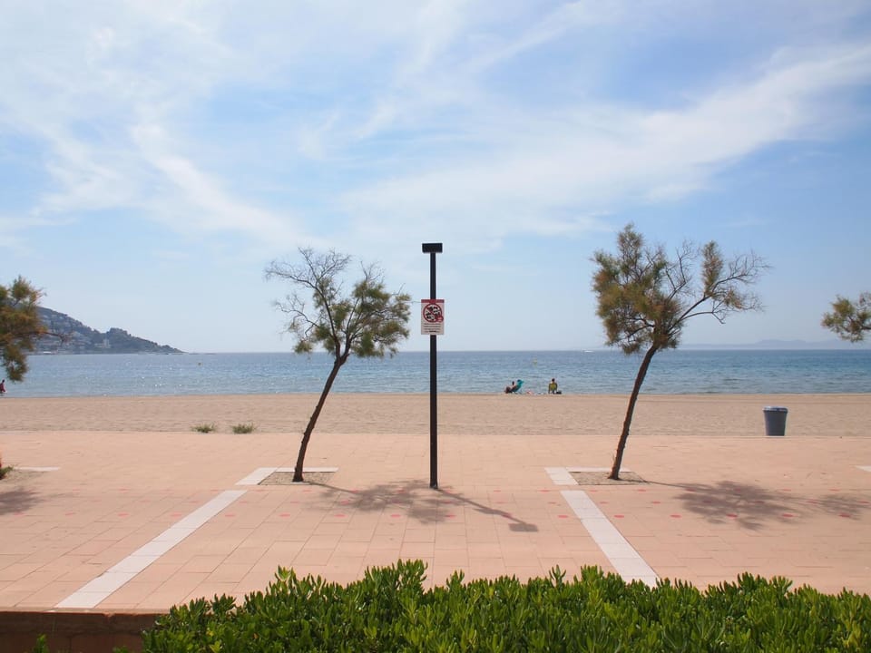 LA PLAGE 4B Apartment in Roses