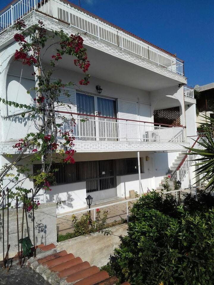 villa nicol House in Islands