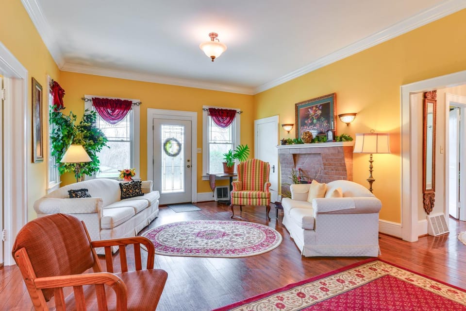Elegant + Spacious Retreat ~ 18 Mi to Lake Norman! House in North Carolina