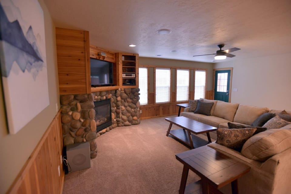 Mountain Therapy by Casago McCall - Donerightmanagement House in McCall