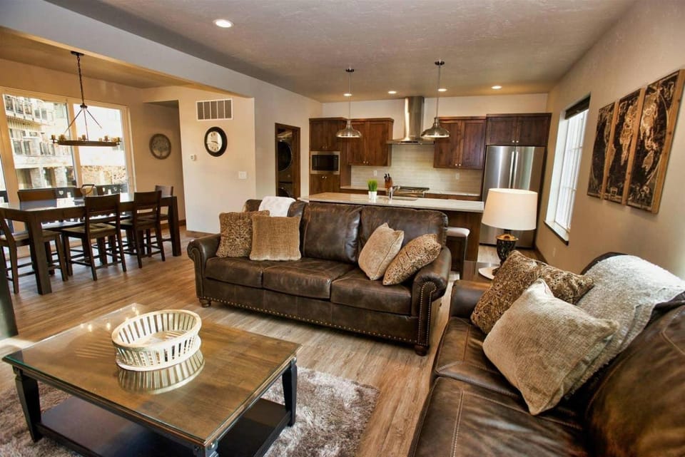 Kitchen or kitchenette, Living room, Dining area