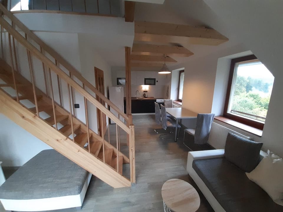 Kitchen or kitchenette, Living room