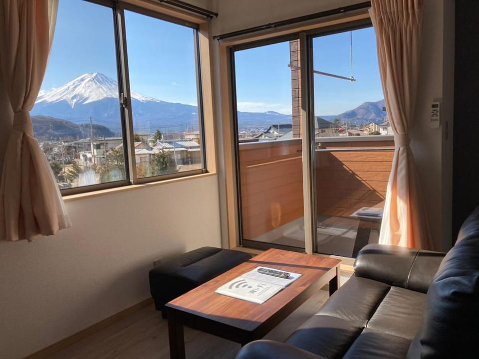 View (from property/room), Seating area, Mountain view