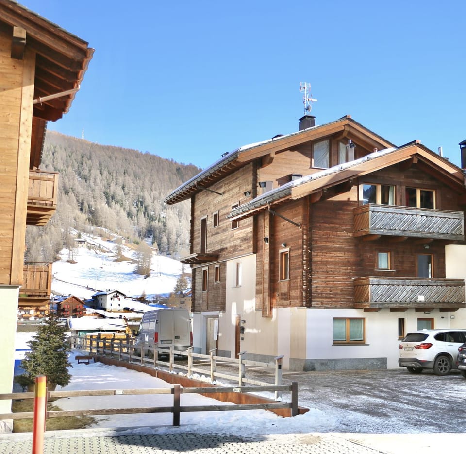 Property building, Day, Natural landscape, Winter, Mountain view, Parking