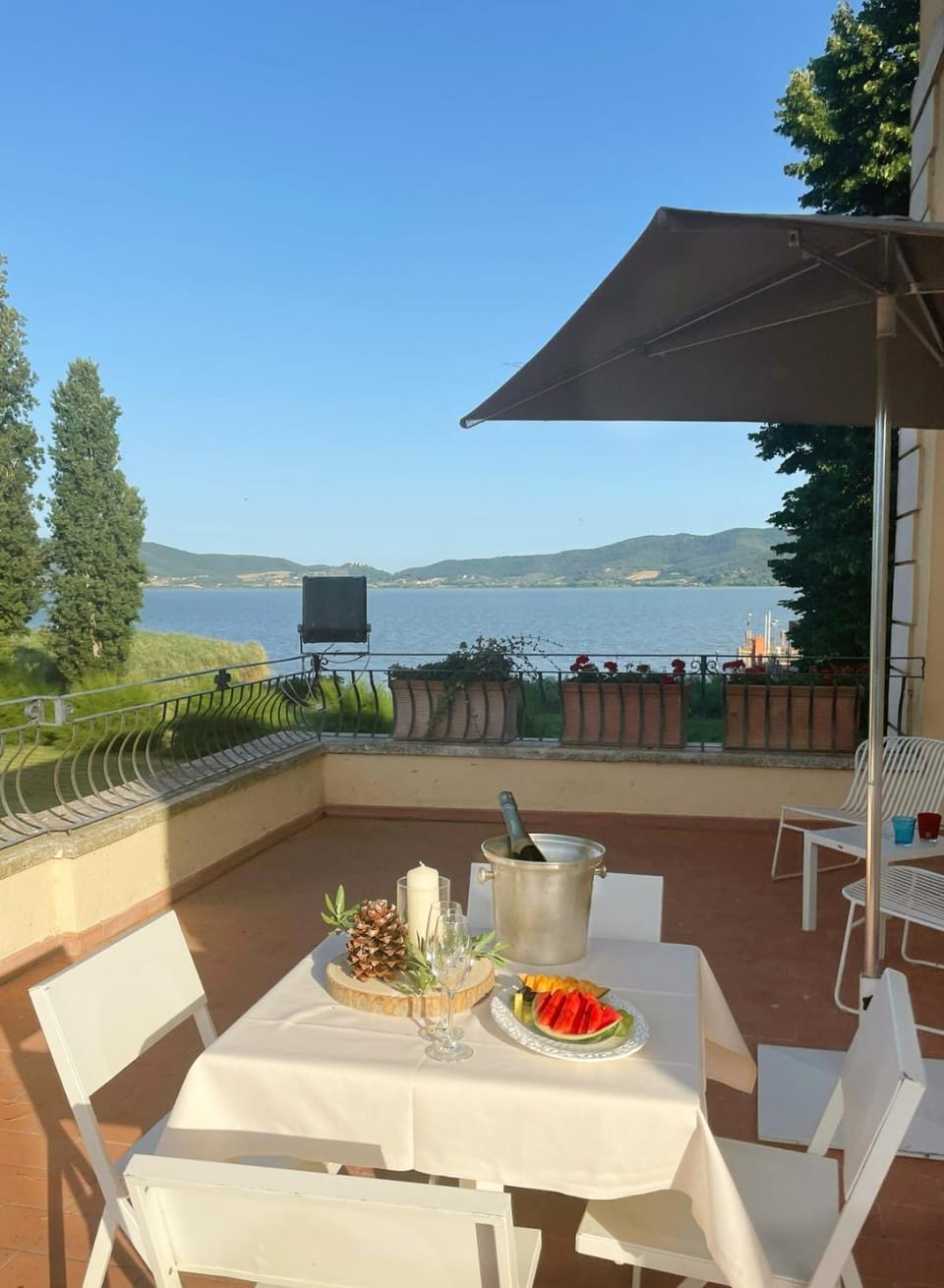 Day, Natural landscape, Balcony/Terrace, Lake view