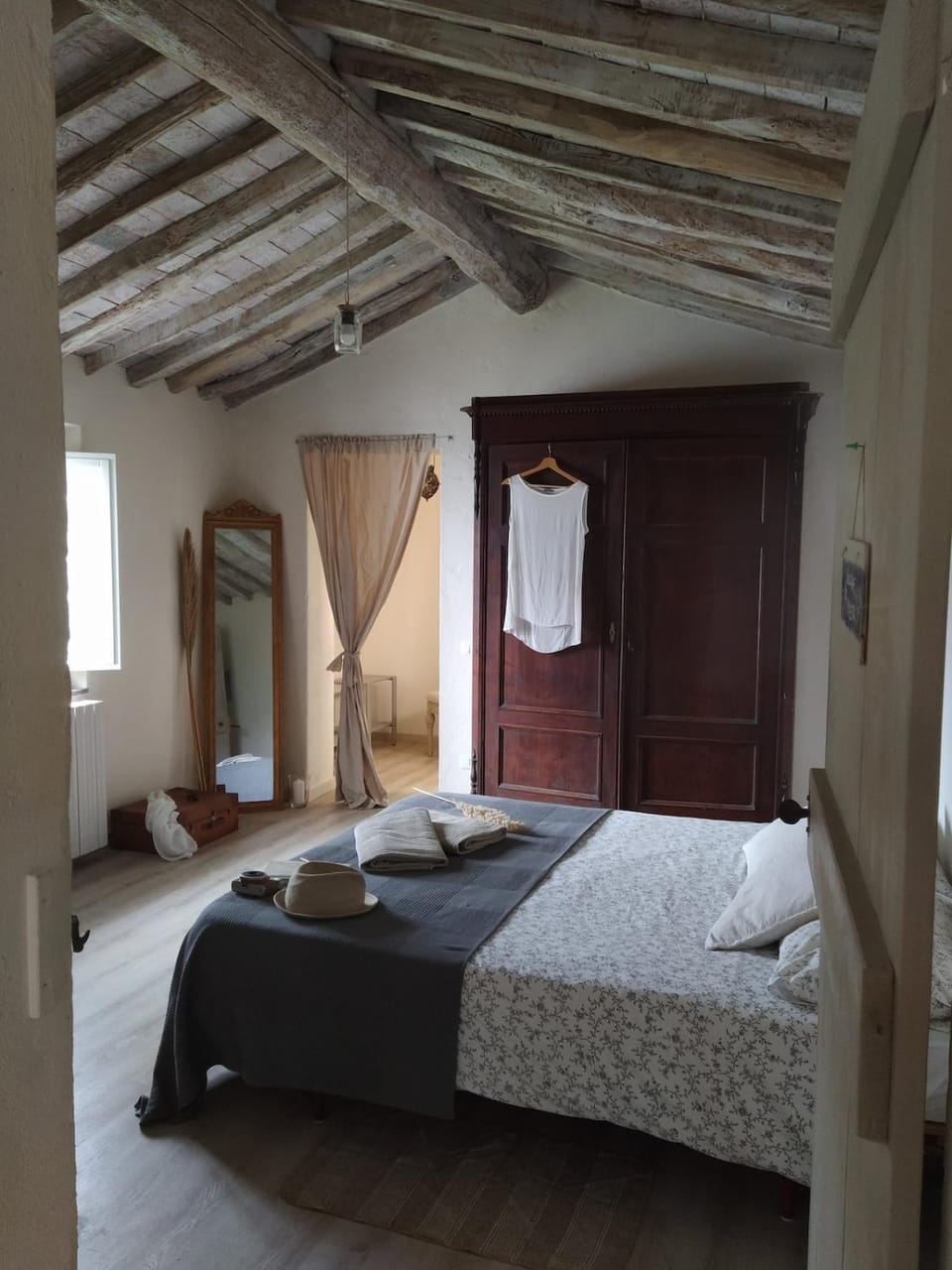 Bed, Photo of the whole room, Bedroom, wardrobe