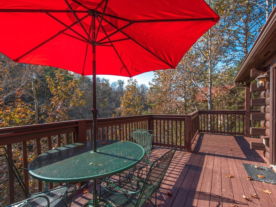 Natural landscape, Balcony/Terrace, Seating area, Autumn
