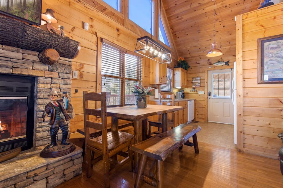 Kitchen or kitchenette, Dining area, fireplace, furniture