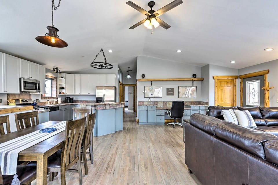 Palisade Cottage on Orchard - Hike, Bike + More! House in Colorado